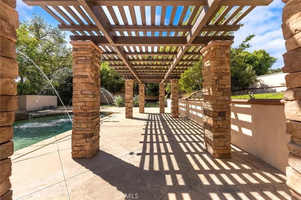 2271 Redwood Drive