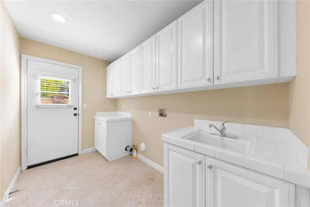 2271 Redwood Drive