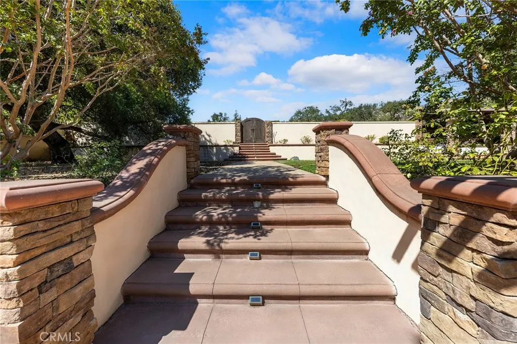 2271 Redwood Drive