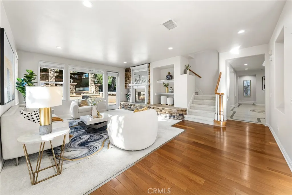 2271 Redwood Drive