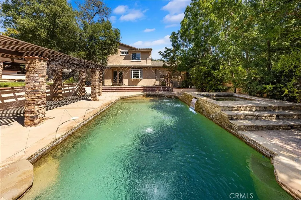 2271 Redwood Drive