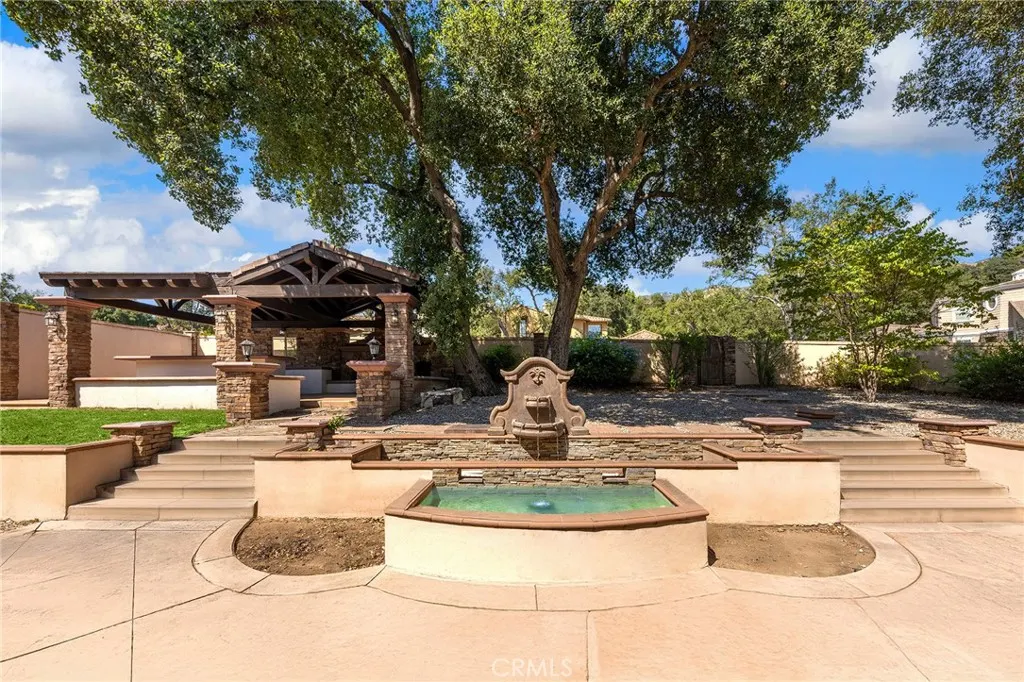 2271 Redwood Drive