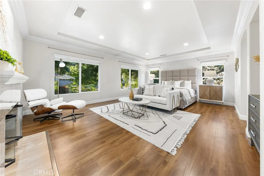 2271 Redwood Drive