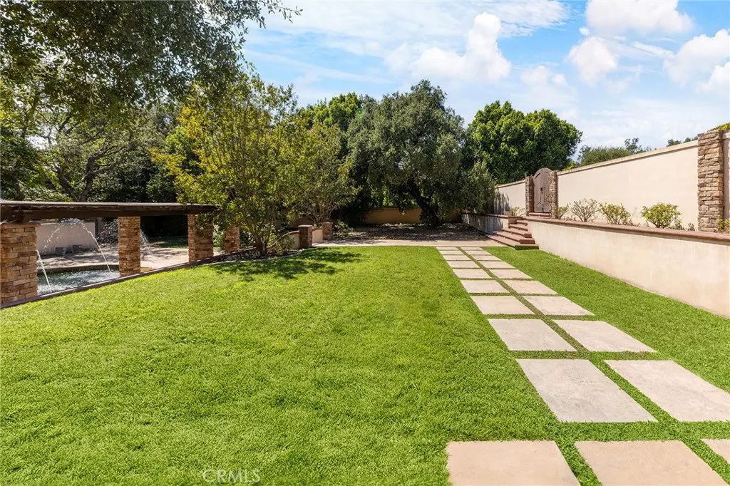 2271 Redwood Drive