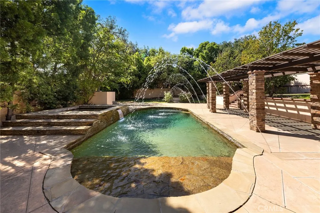 2271 Redwood Drive