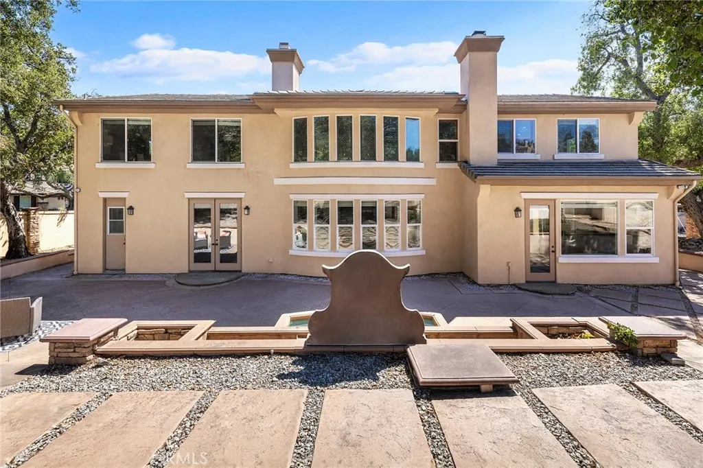 2271 Redwood Drive
