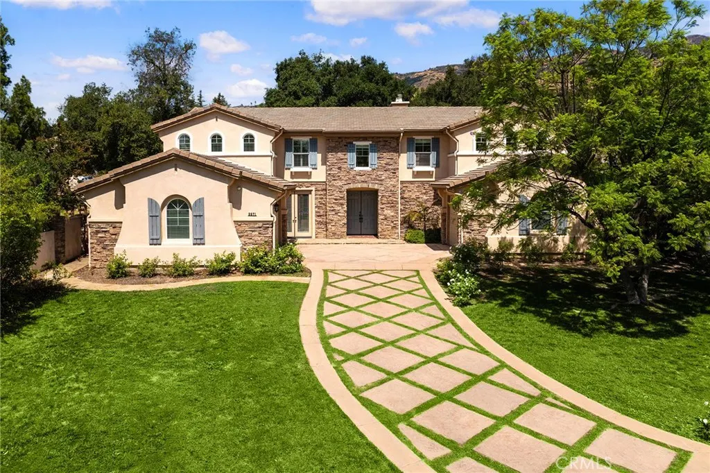 2271 Redwood Drive