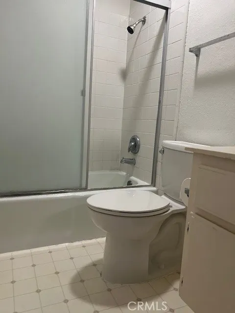 404 W Via Vaquero