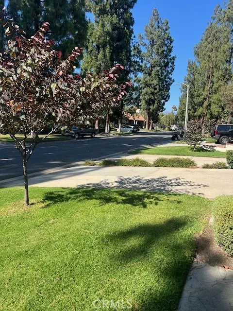 404 W Via Vaquero