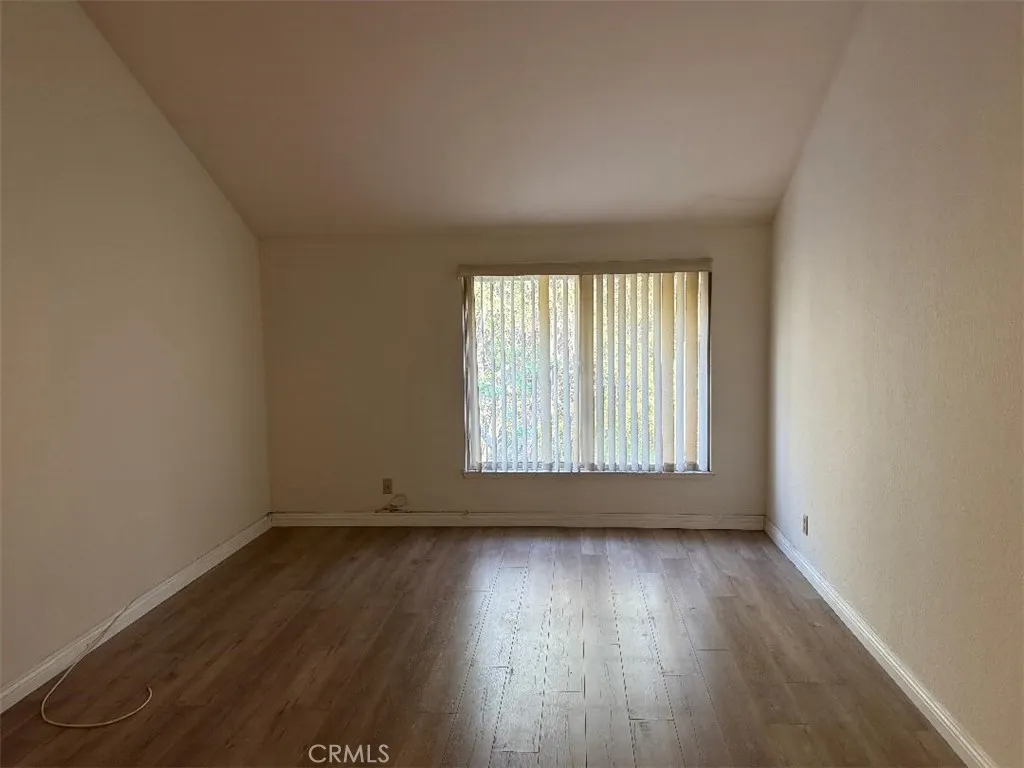 404 W Via Vaquero