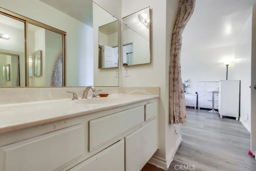 4031 La Rica Avenue, #O
