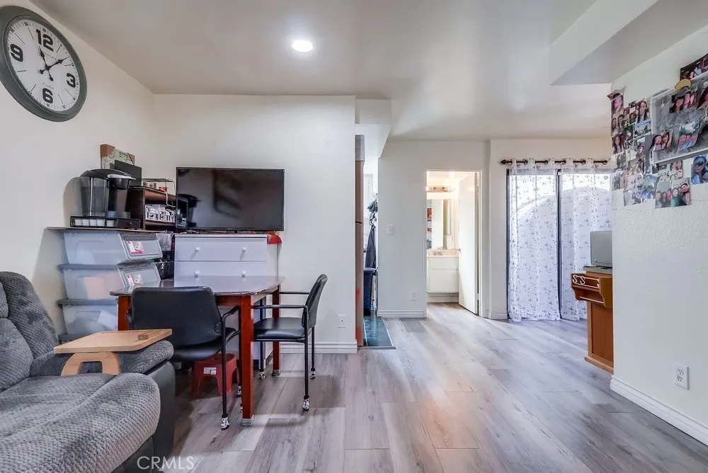 4031 La Rica Avenue, #O