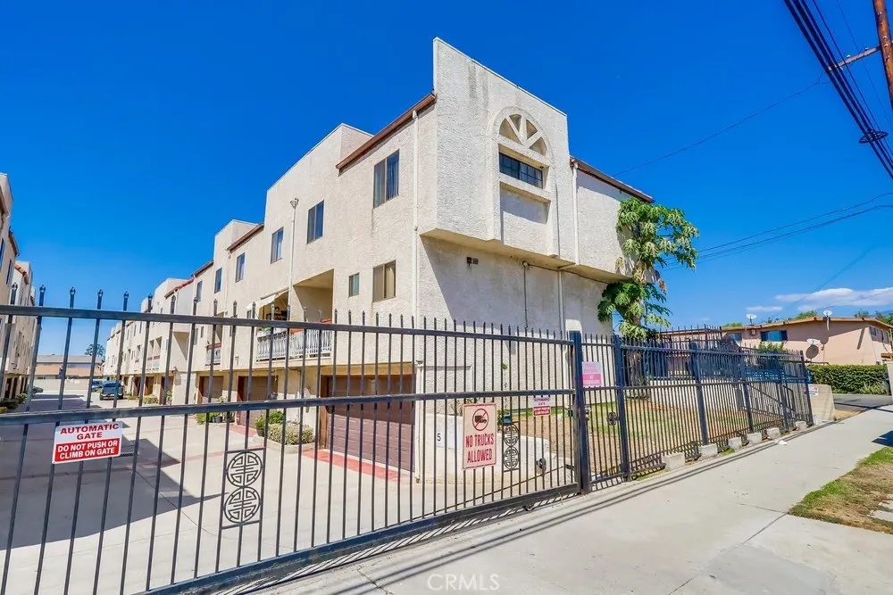 4031 La Rica Avenue, #O