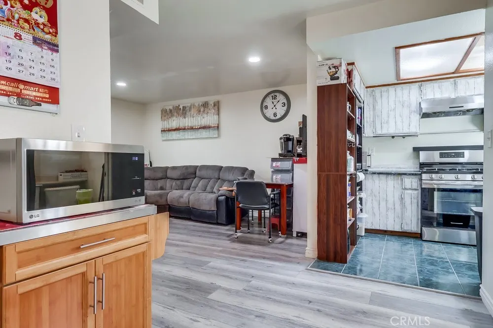 4031 La Rica Avenue, #O