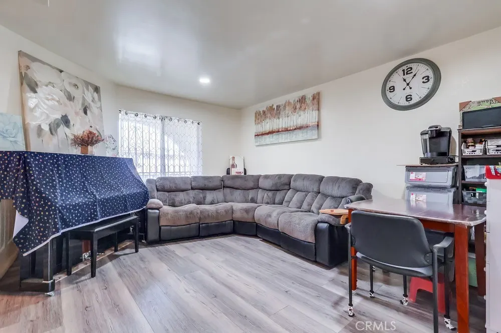 4031 La Rica Avenue, #O
