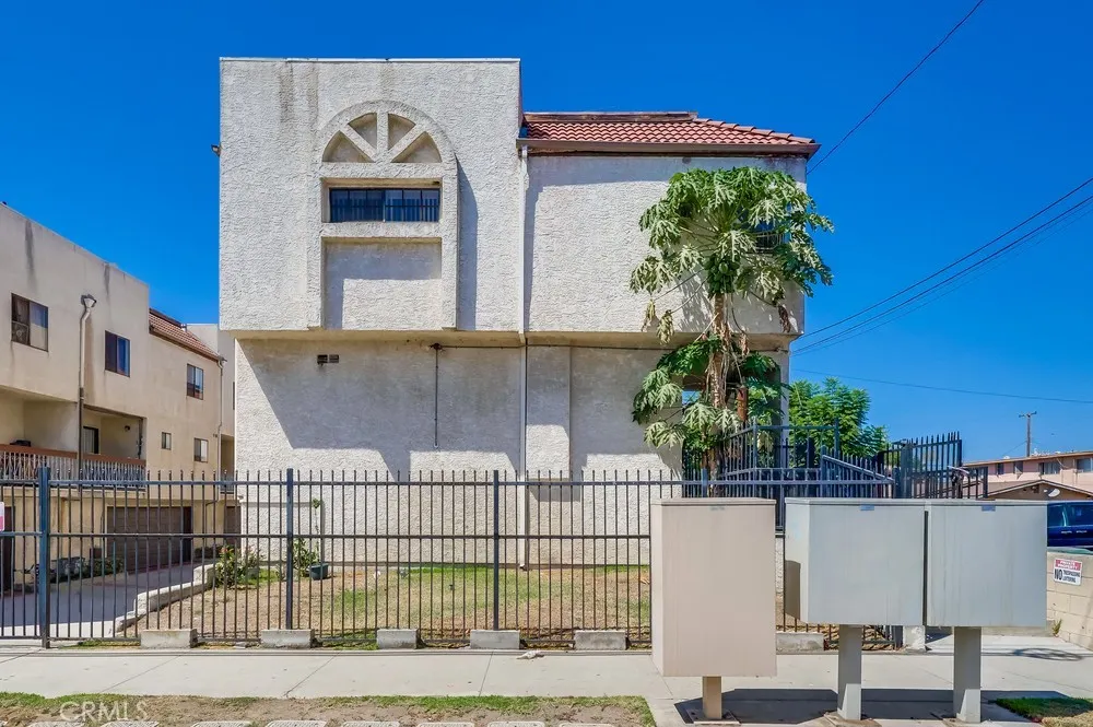 4031 La Rica Avenue, #O