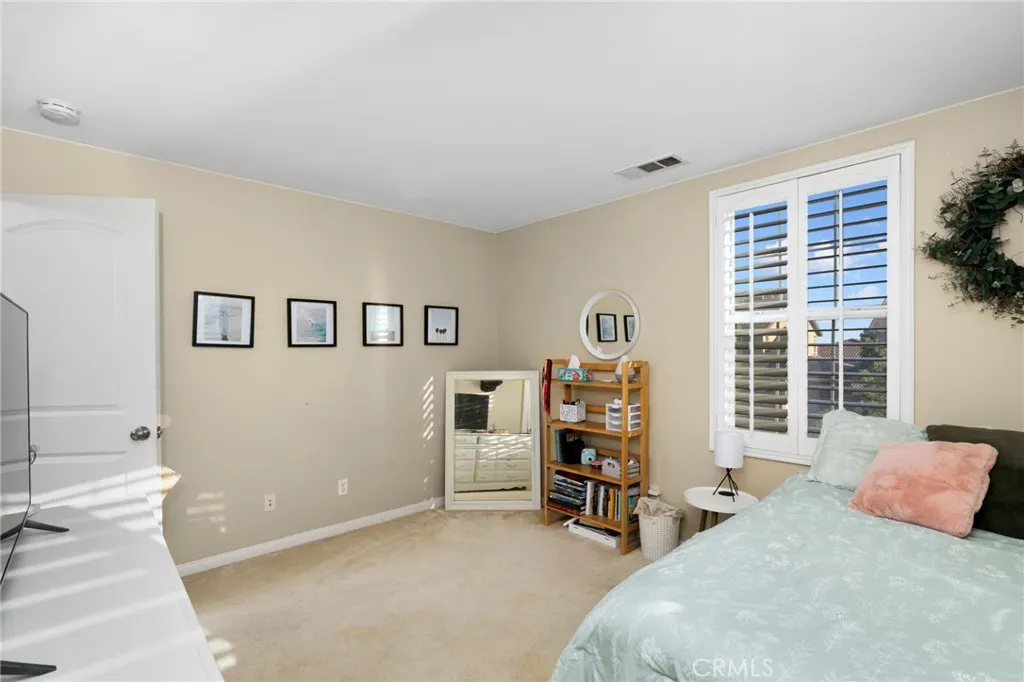 653 E Gardenia Drive