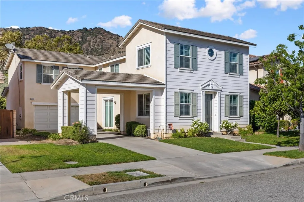 653 E Gardenia Drive