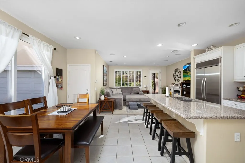 653 E Gardenia Drive