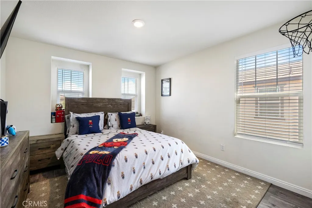 4734 S Rogers Way