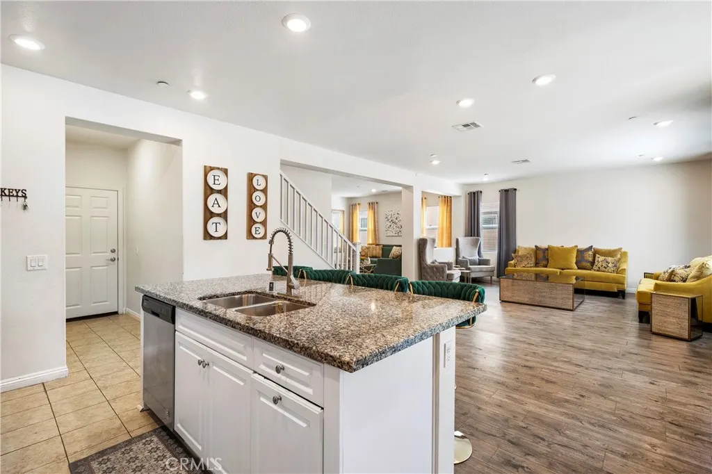 4734 S Rogers Way