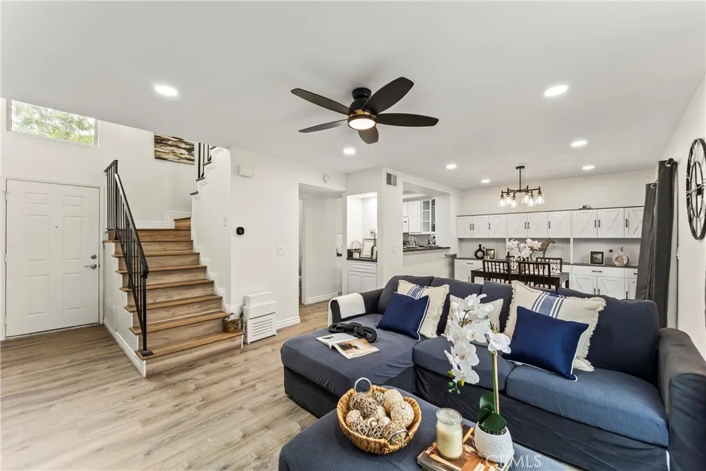 543 E. Arrow Hwy, #16