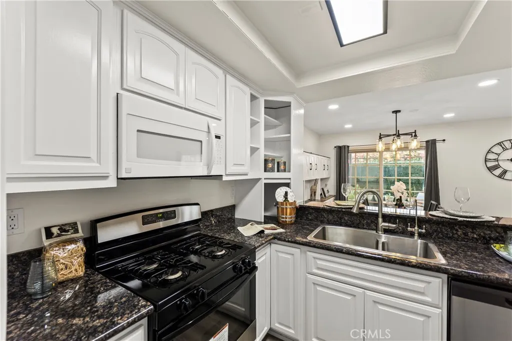 543 E. Arrow Hwy, #16