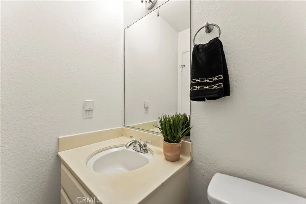 543 E. Arrow Hwy, #16