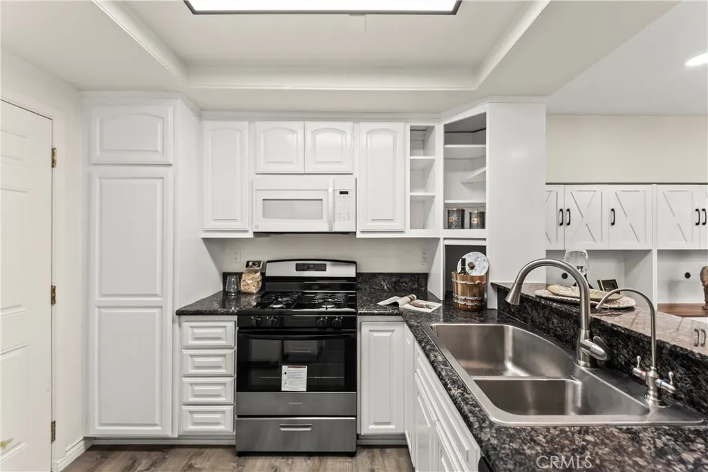 543 E. Arrow Hwy, #16
