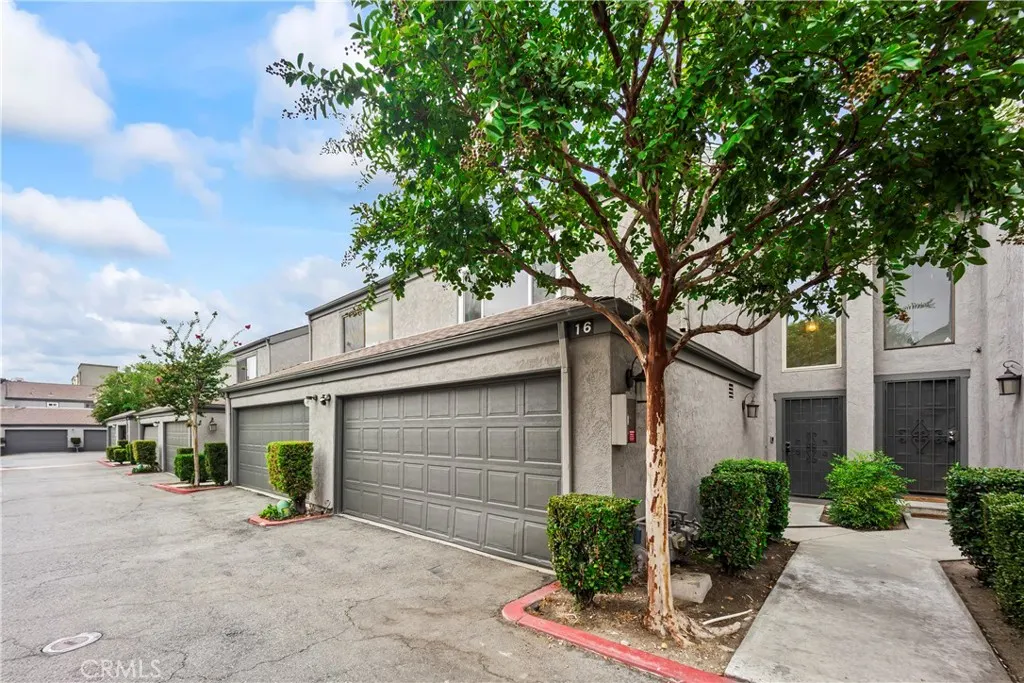 543 E. Arrow Hwy, #16