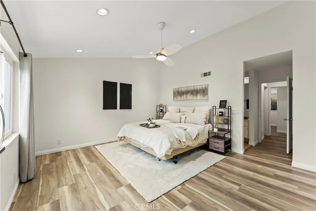 543 E. Arrow Hwy, #16
