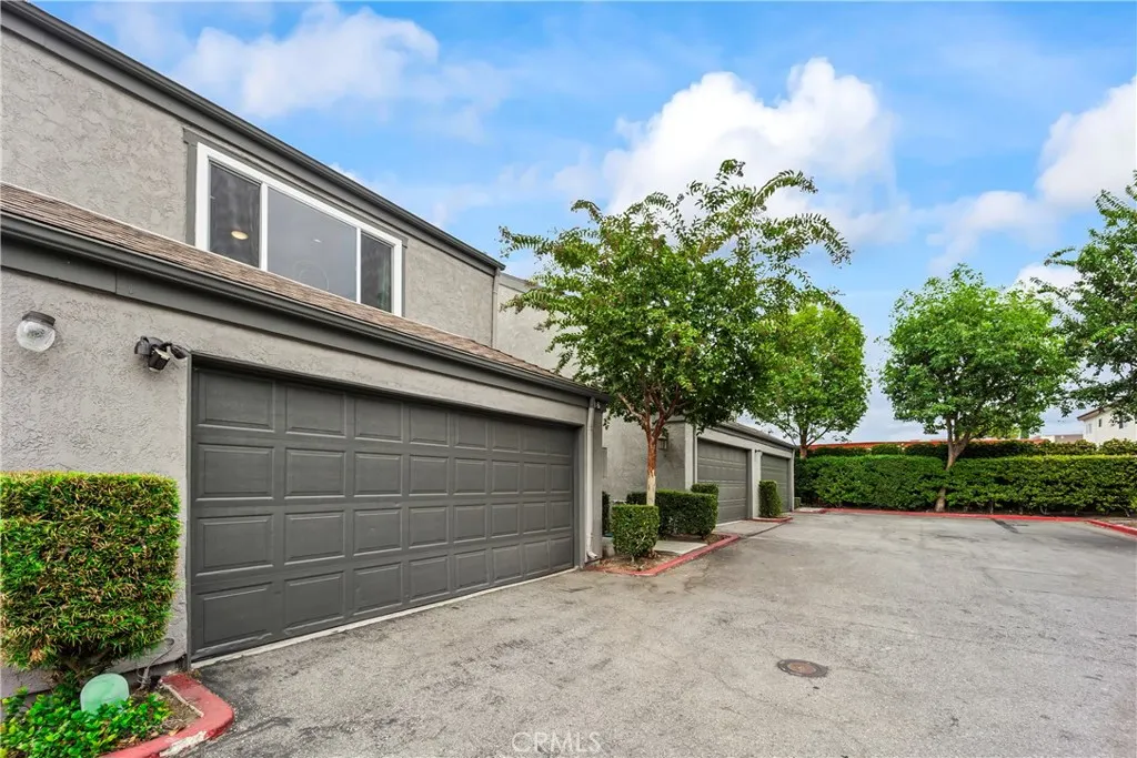 543 E. Arrow Hwy, #16