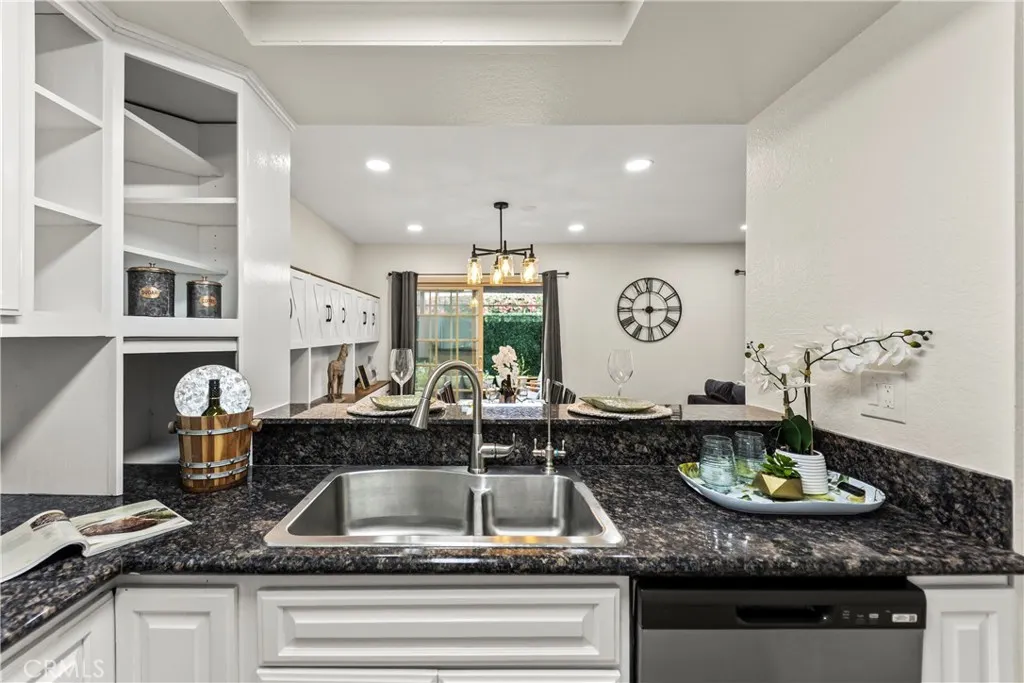 543 E. Arrow Hwy, #16