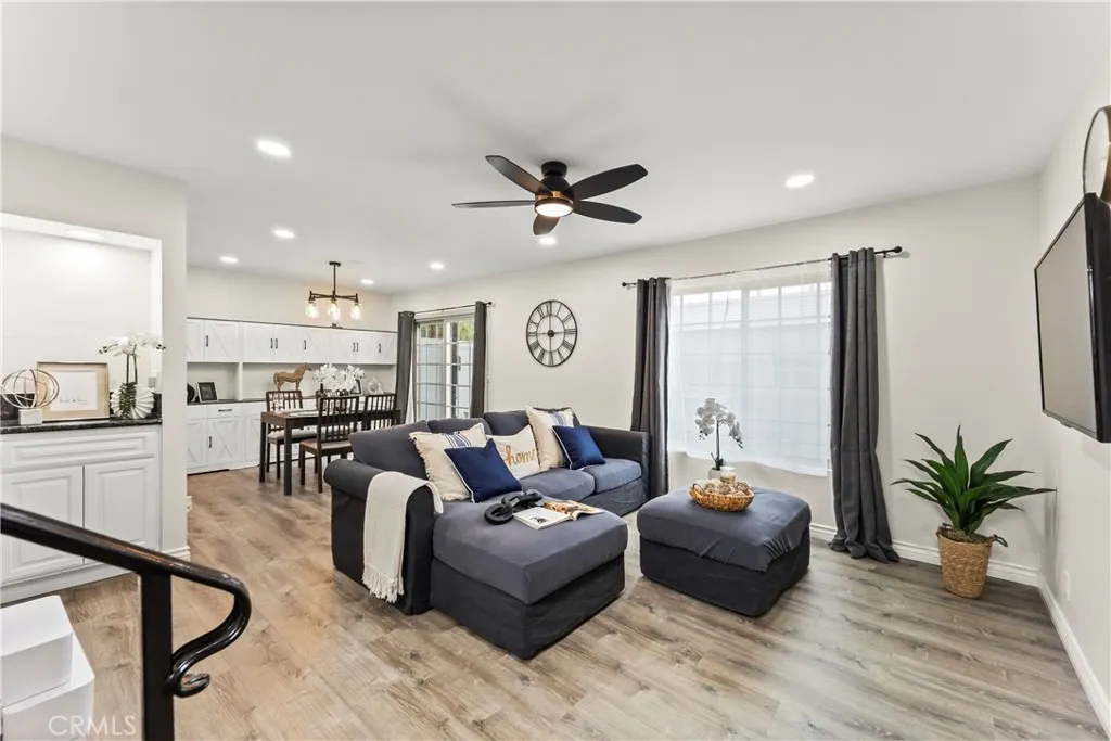 543 E. Arrow Hwy, #16