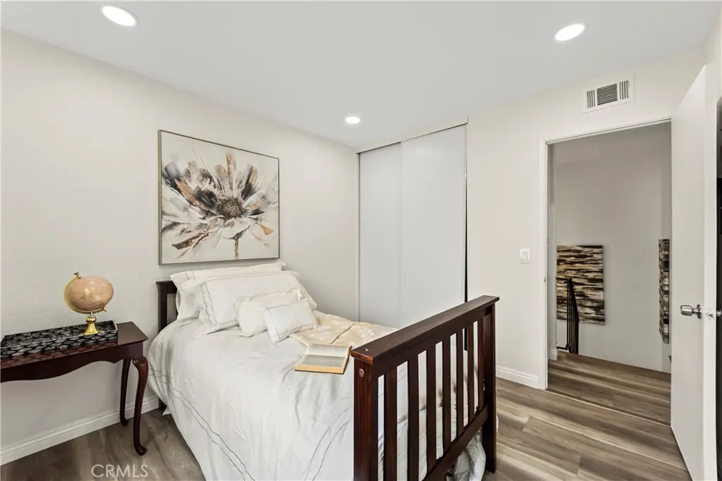 543 E. Arrow Hwy, #16