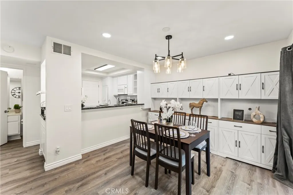 543 E. Arrow Hwy, #16
