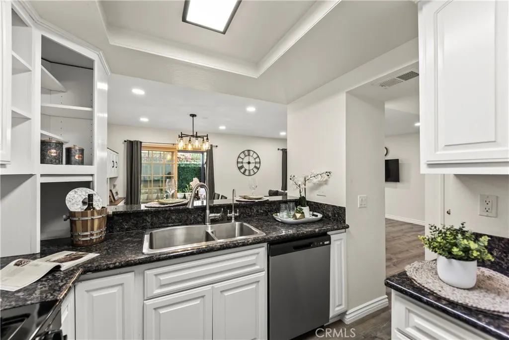 543 E. Arrow Hwy, #16