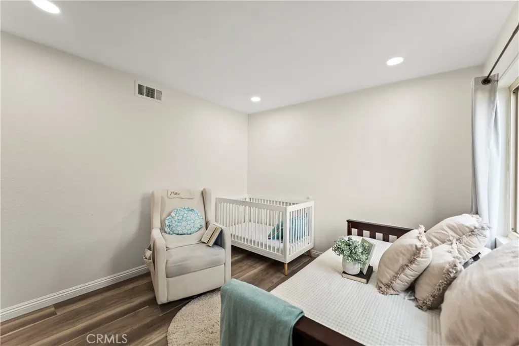 543 E. Arrow Hwy, #16