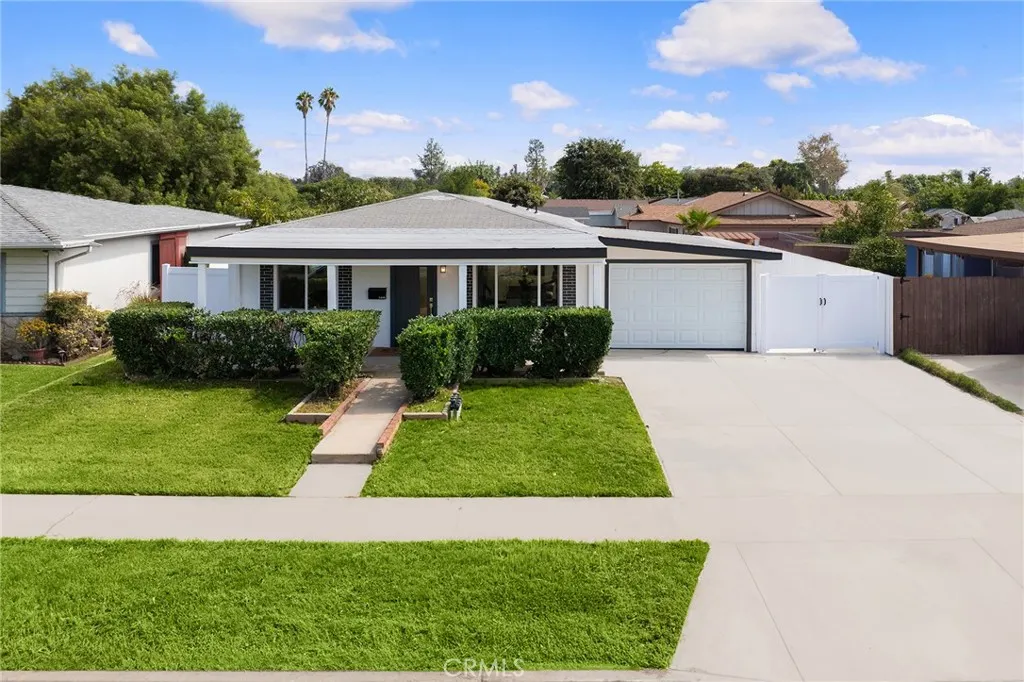 3448 Ardilla Avenue