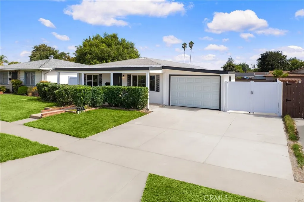 3448 Ardilla Avenue
