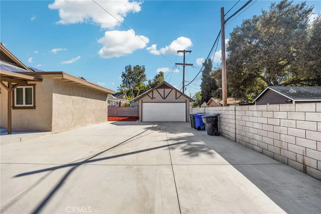 404 E Kingsley Avenue