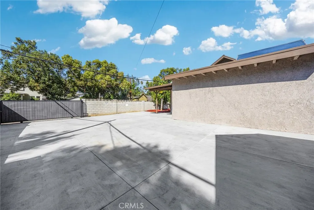 404 E Kingsley Avenue