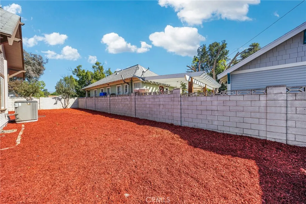 404 E Kingsley Avenue