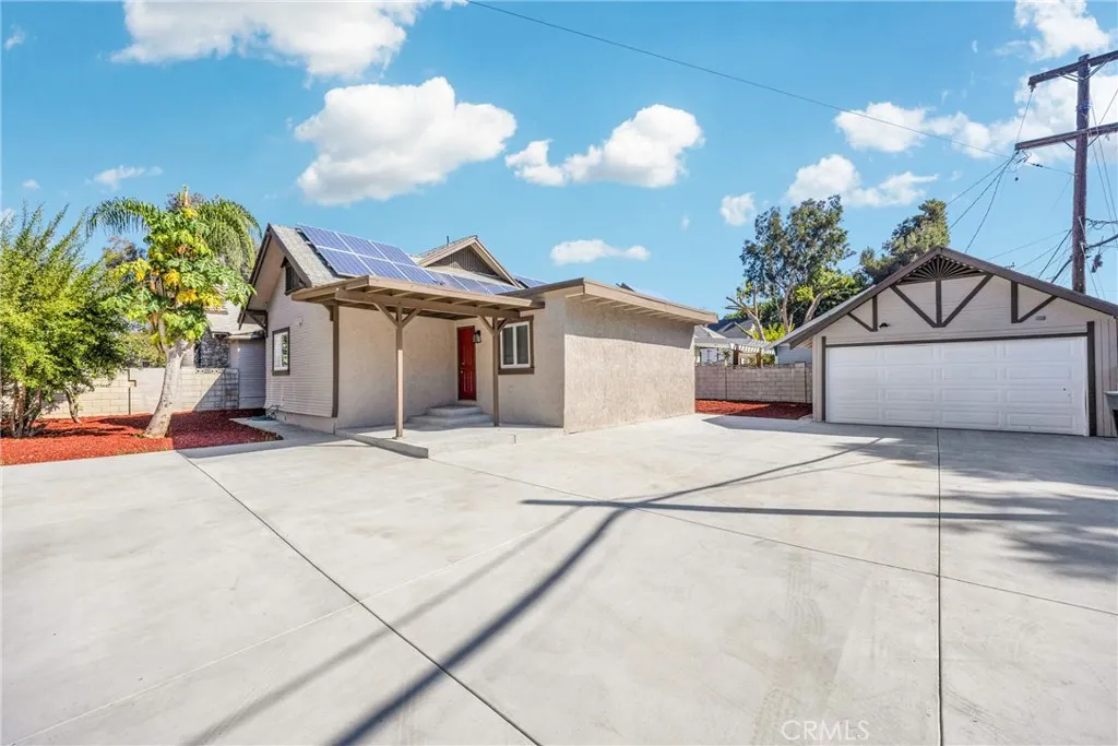 404 E Kingsley Avenue