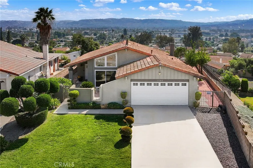 1902 Viola Court