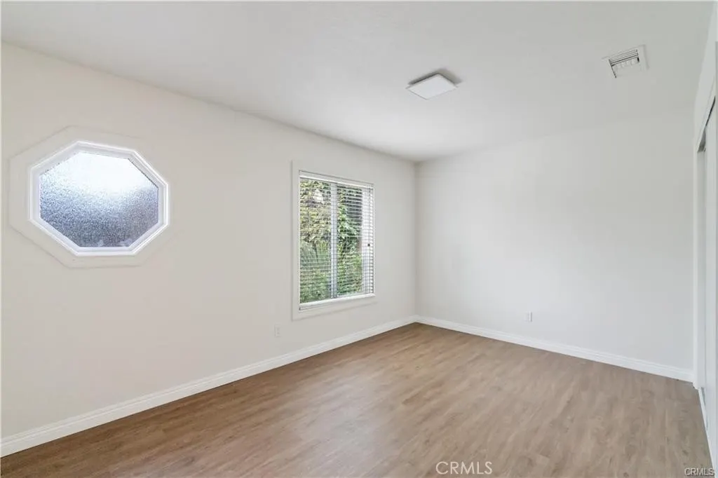 4692 N Edenfield