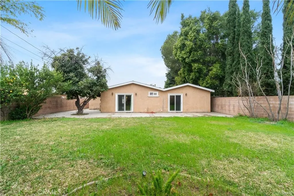 4692 N Edenfield