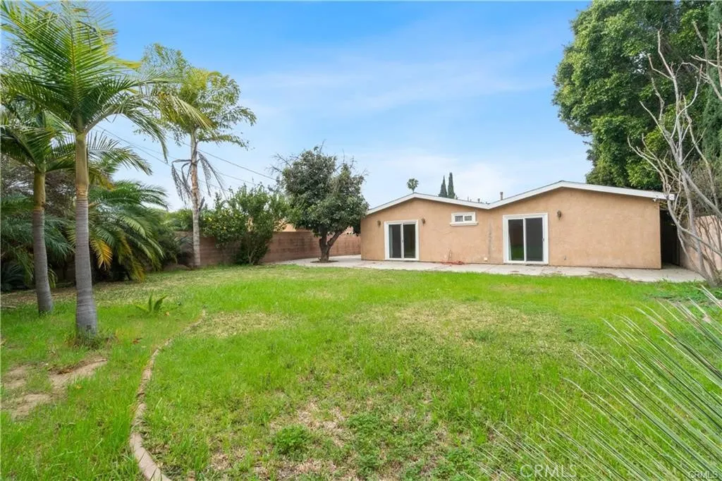 4692 N Edenfield