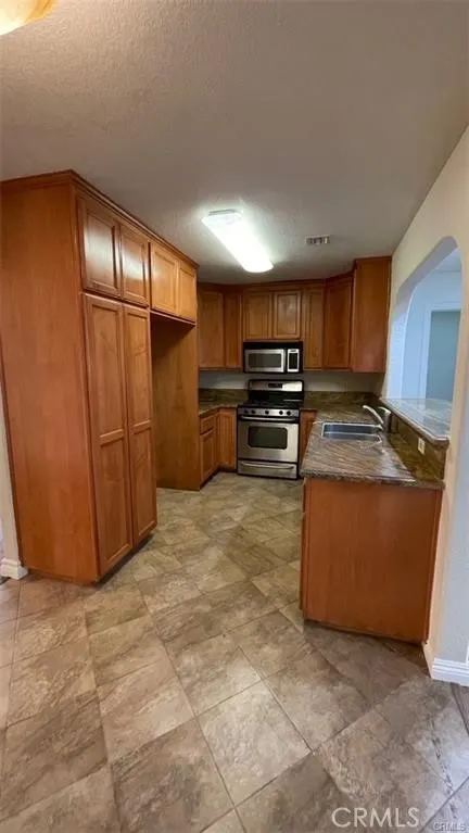 4692 N Edenfield