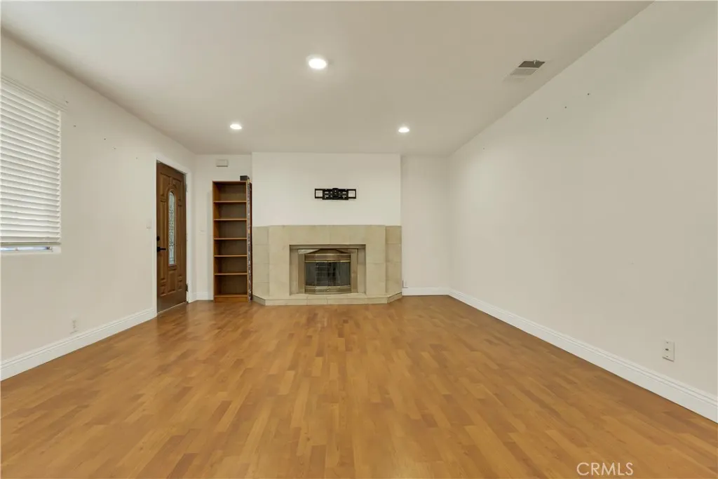 1823 W Palm